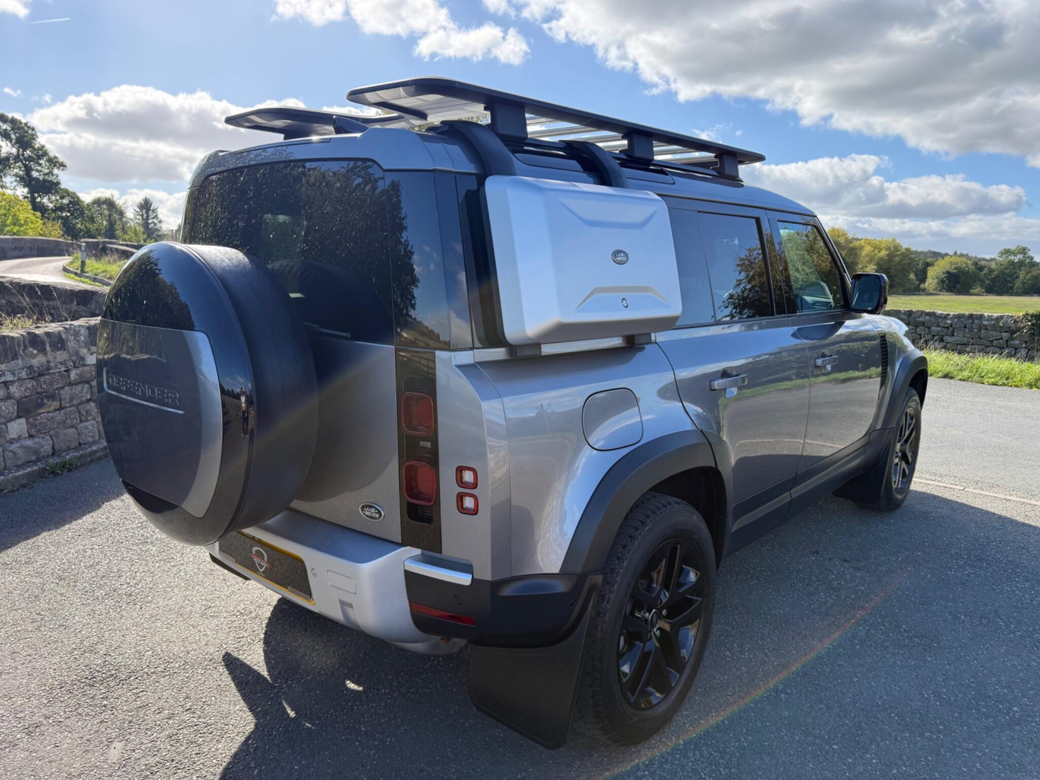 Land Rover Defender 110