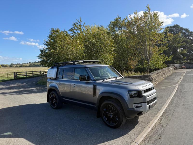 Land Rover Defender 110