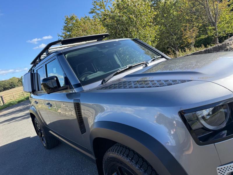Land Rover Defender 110