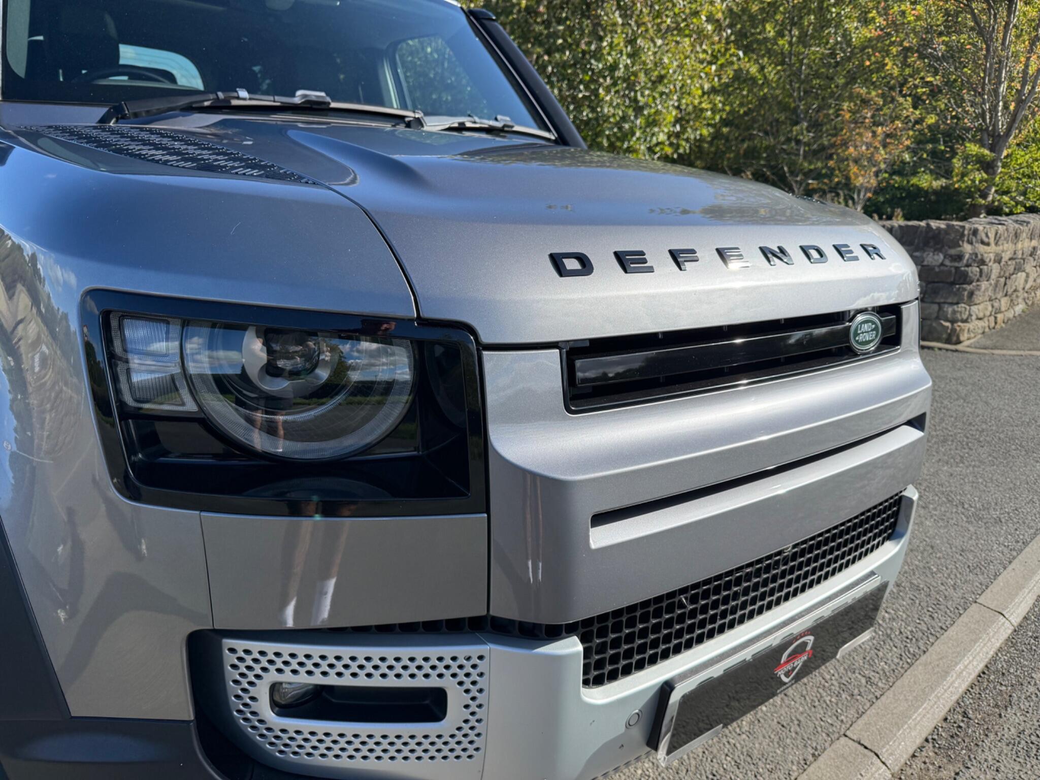 Land Rover Defender 110