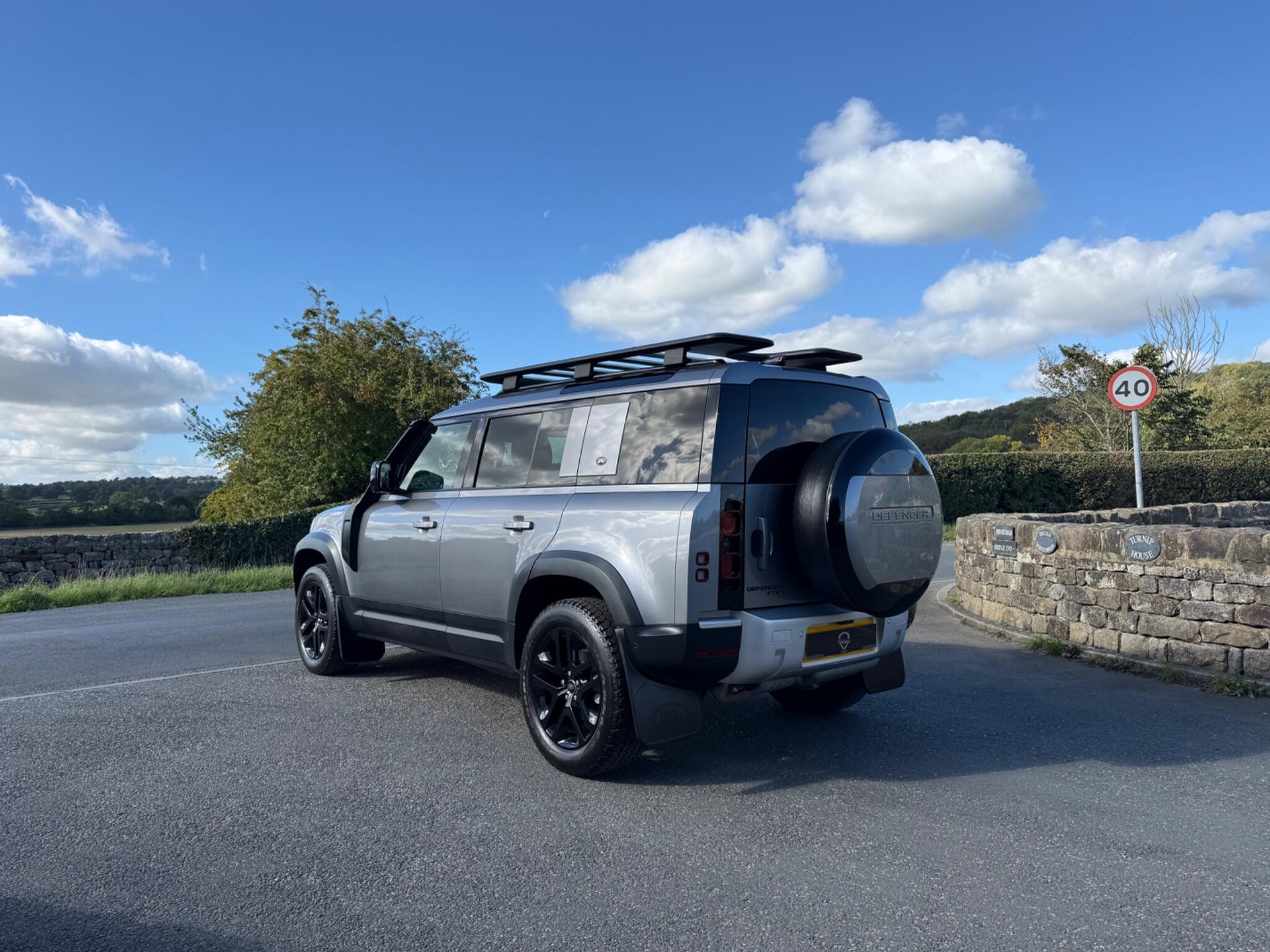 Land Rover Defender 110