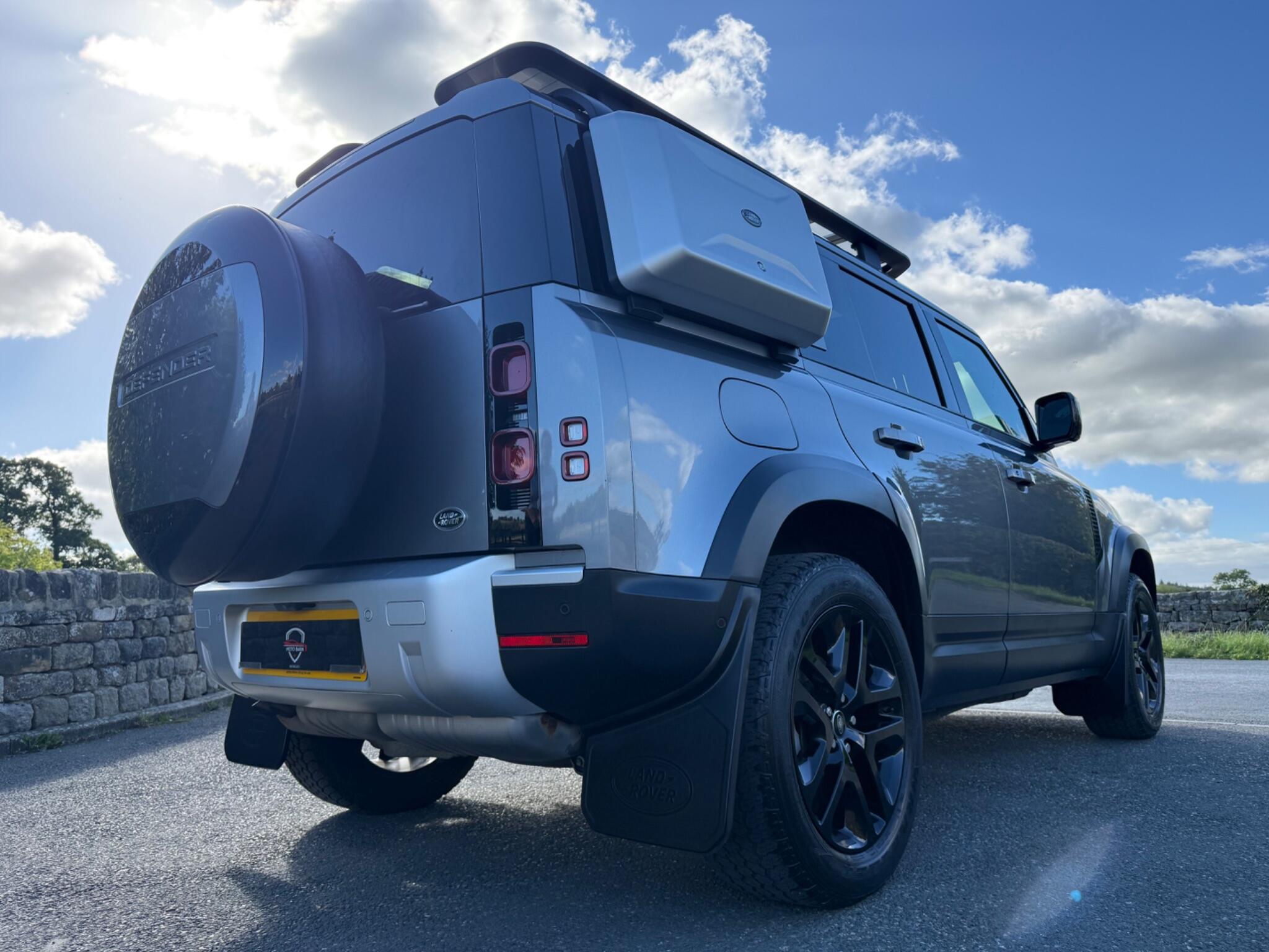 Land Rover Defender 110