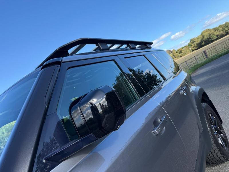 Land Rover Defender 110