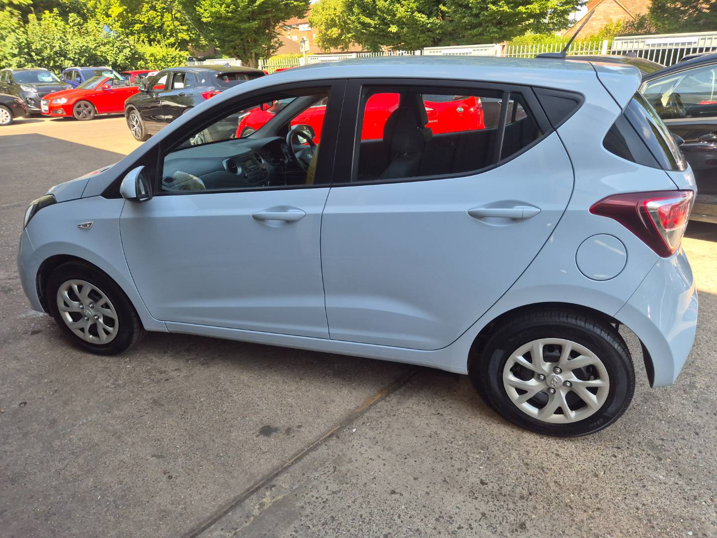 Hyundai i10