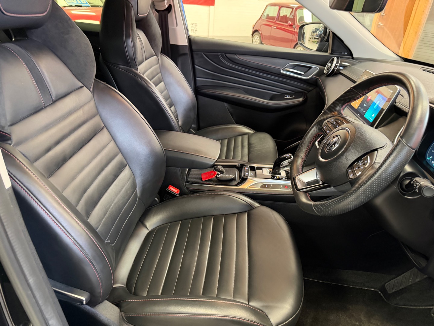 MG Motor UK HS