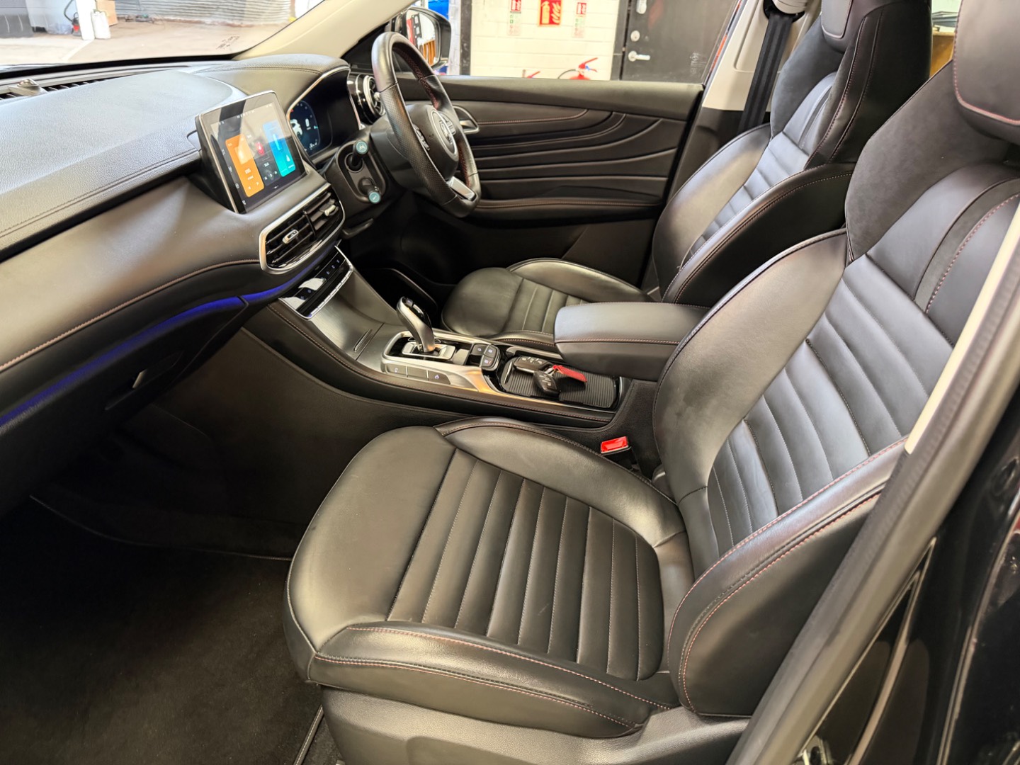 MG Motor UK HS