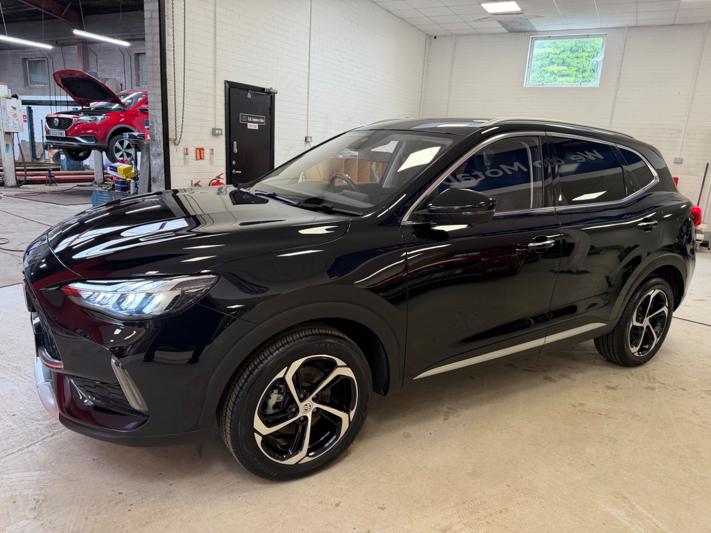 MG Motor UK HS