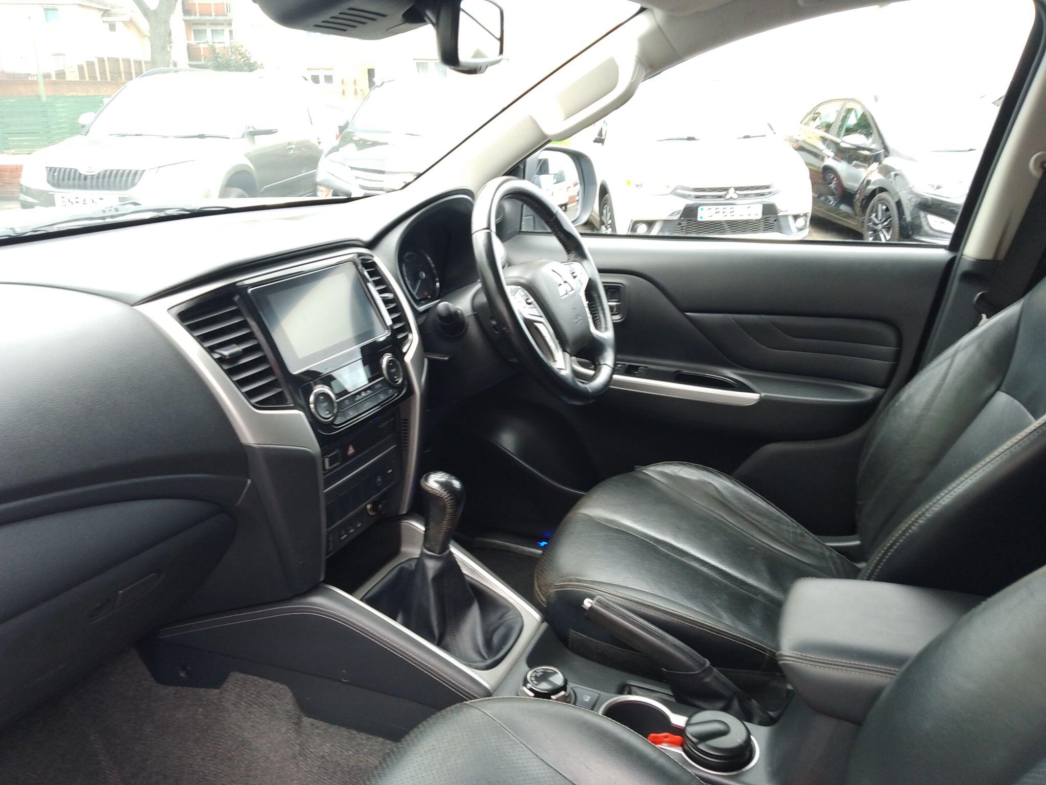Mitsubishi L200