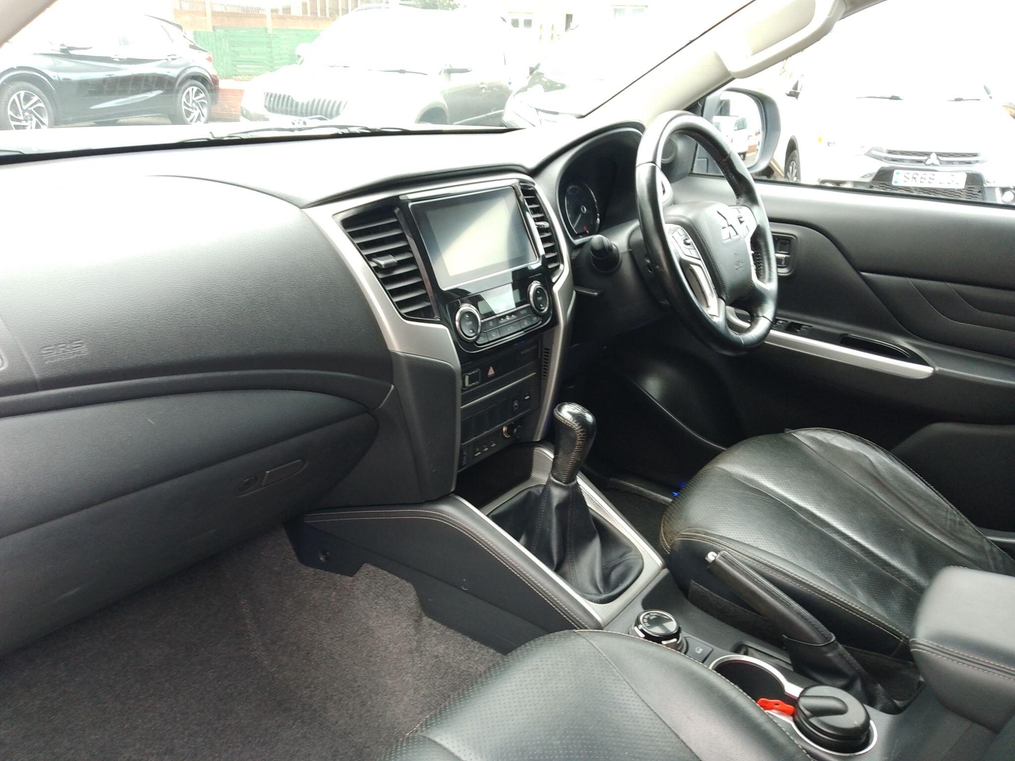 Mitsubishi L200