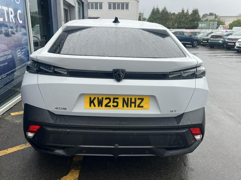 Peugeot 408