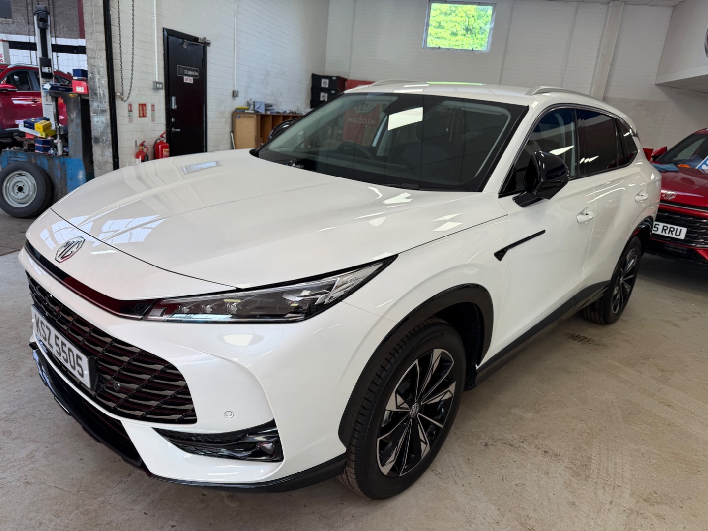 MG Motor UK HS