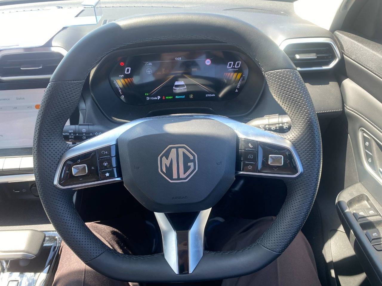 MG ZS