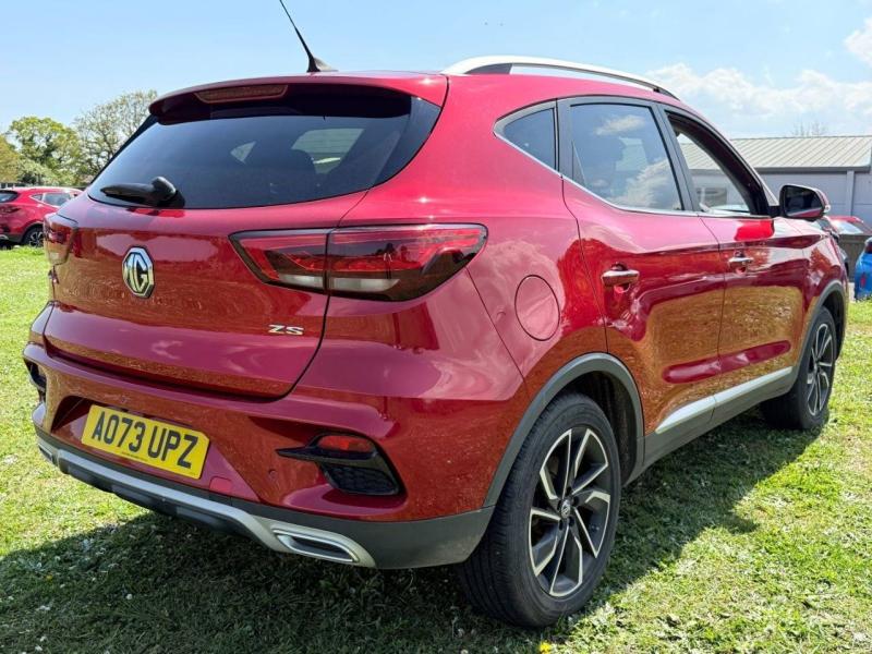 MG ZS