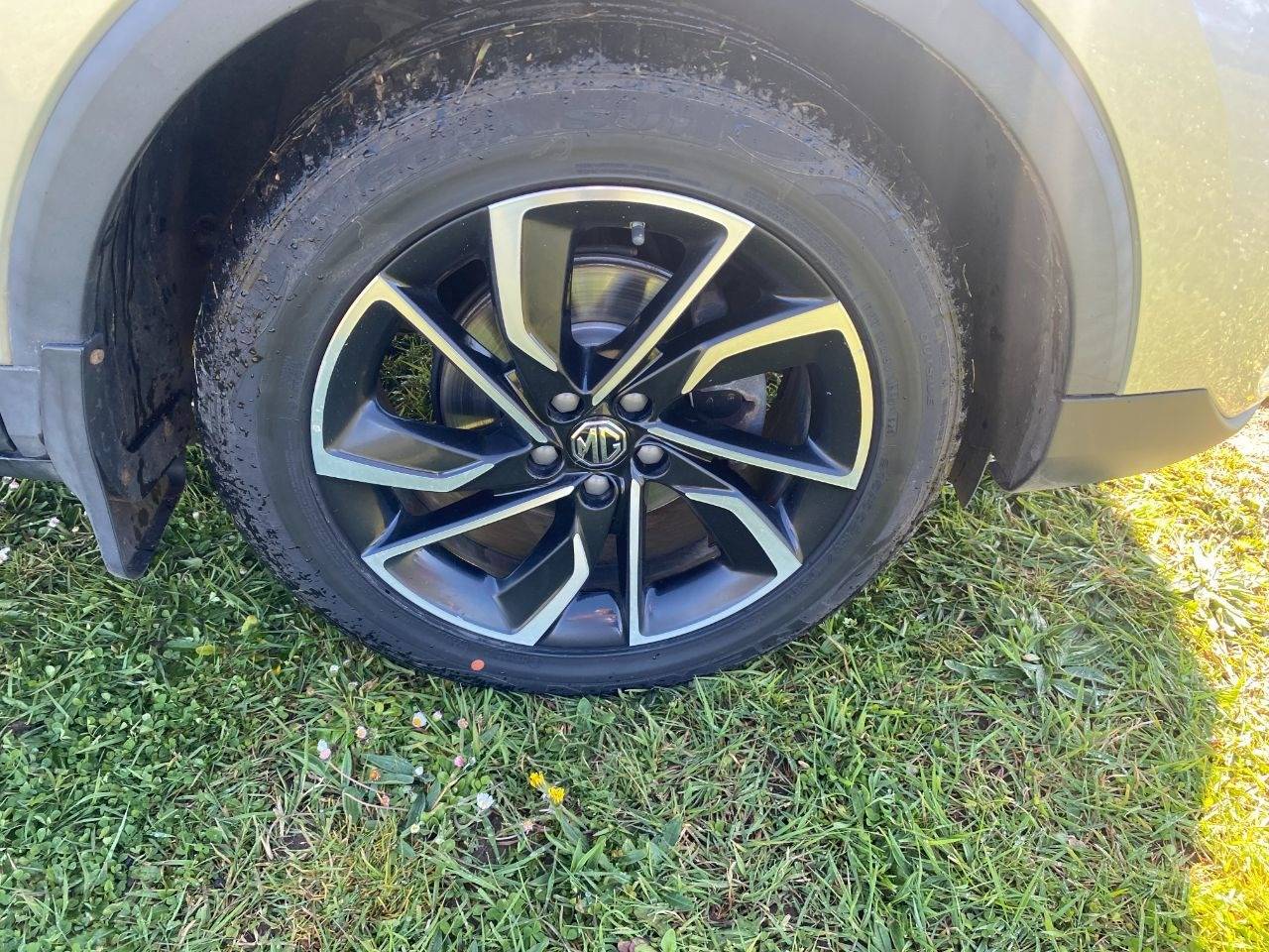 MG ZS