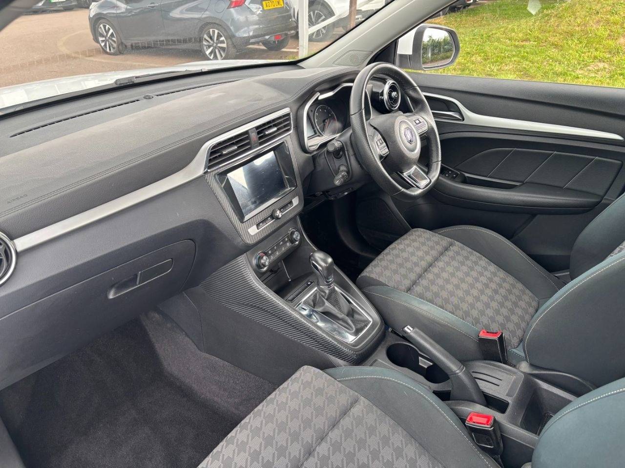 MG ZS