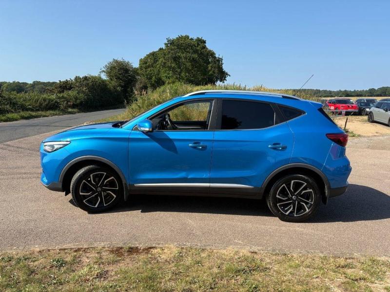 MG ZS