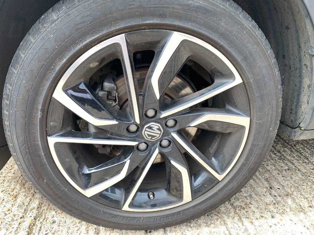 MG ZS