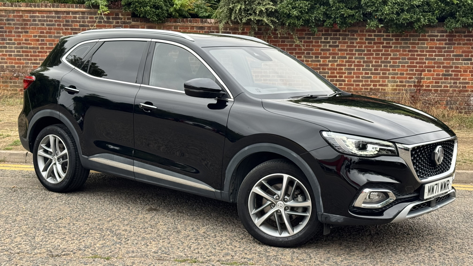 MG Motor UK HS