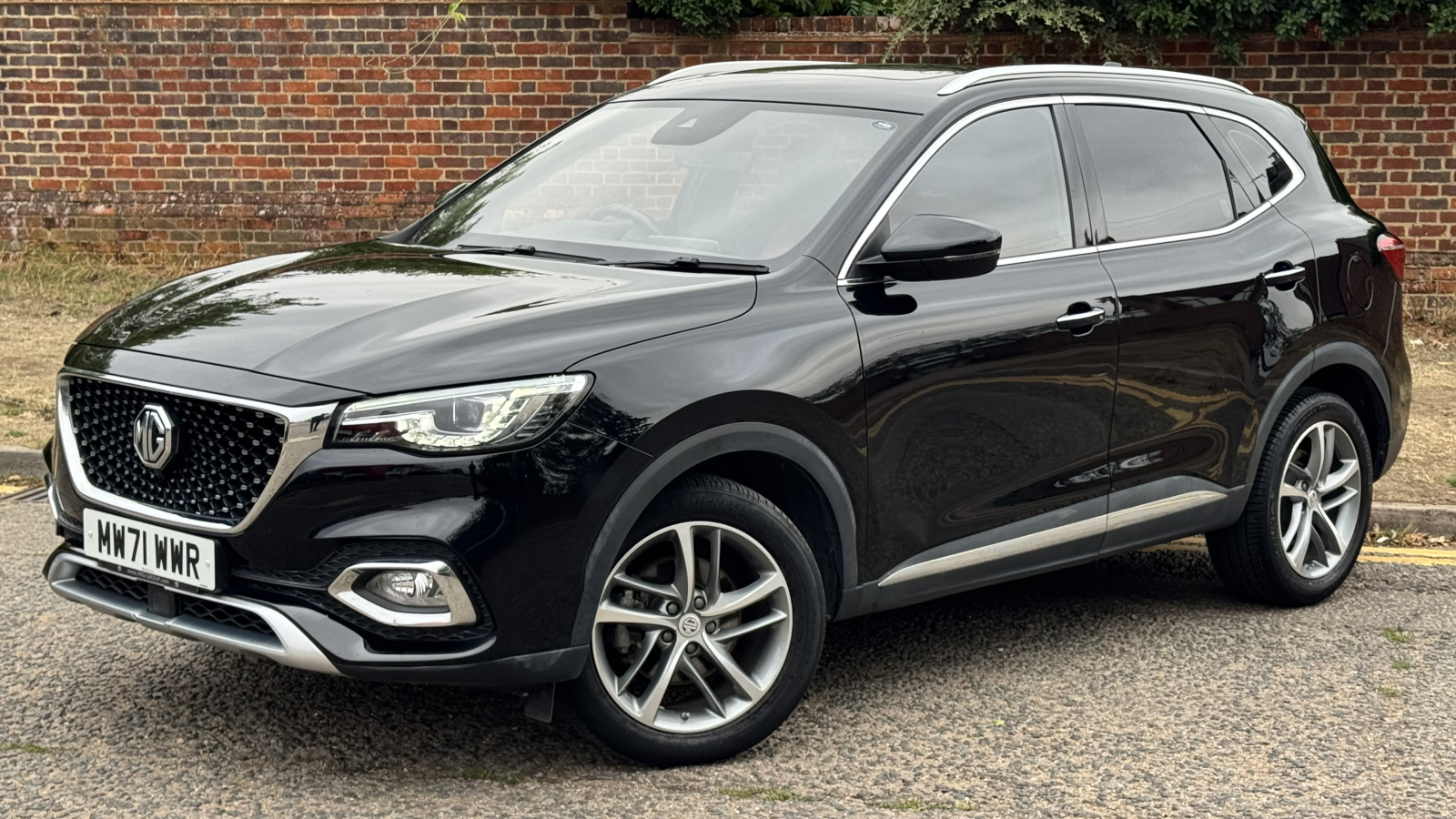MG Motor UK HS