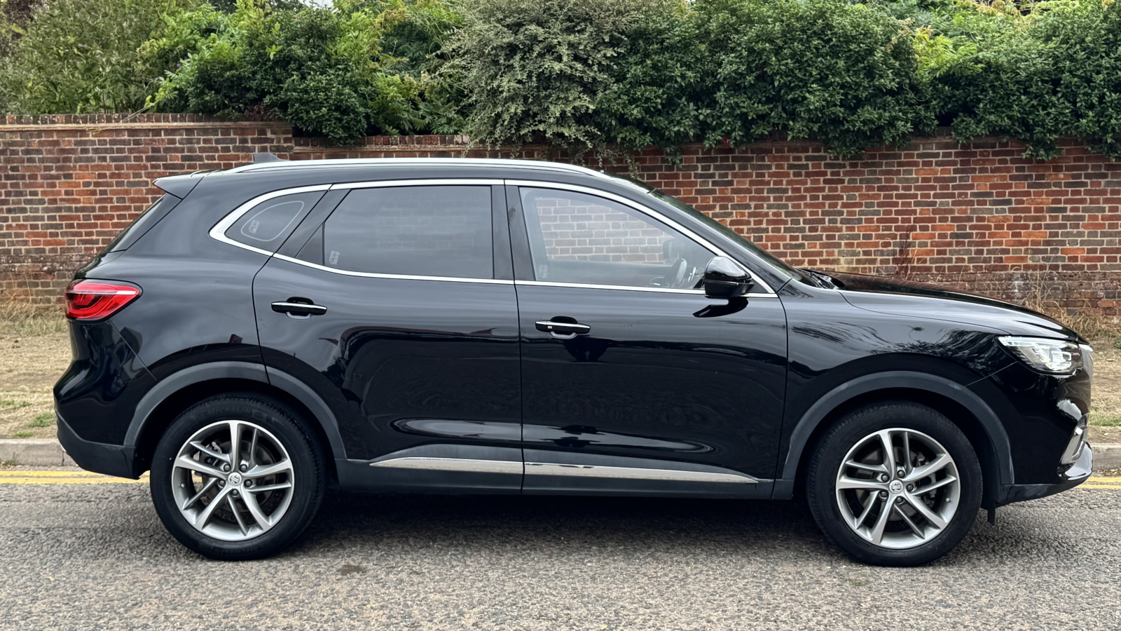 MG Motor UK HS