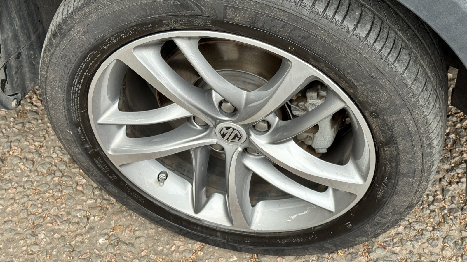 MG Motor UK HS