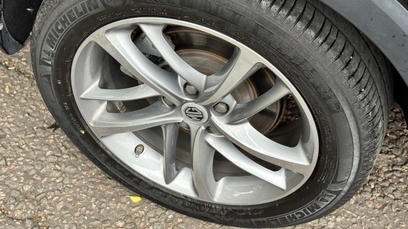 MG Motor UK HS