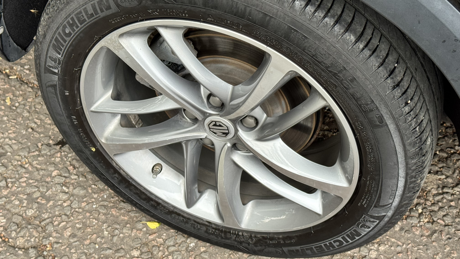 MG Motor UK HS