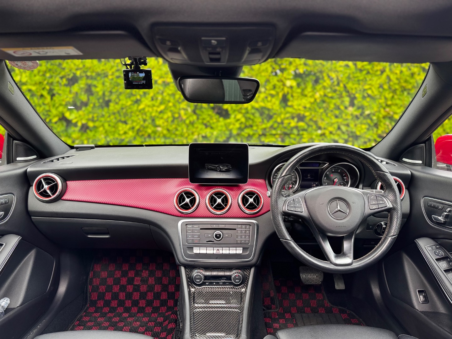 Mercedes-Benz CLA 220