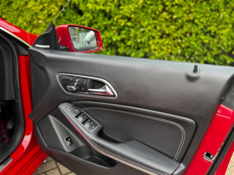 Mercedes-Benz CLA 220