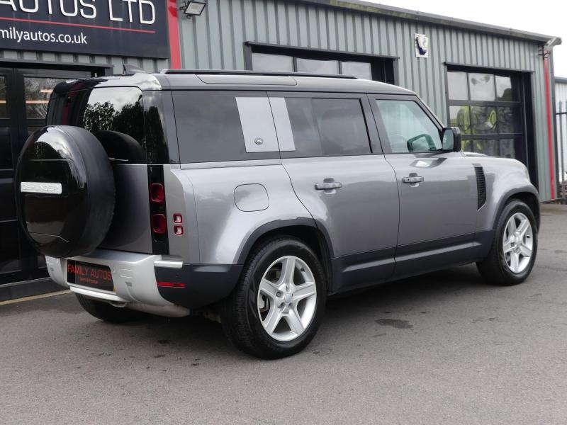Land Rover Defender 110