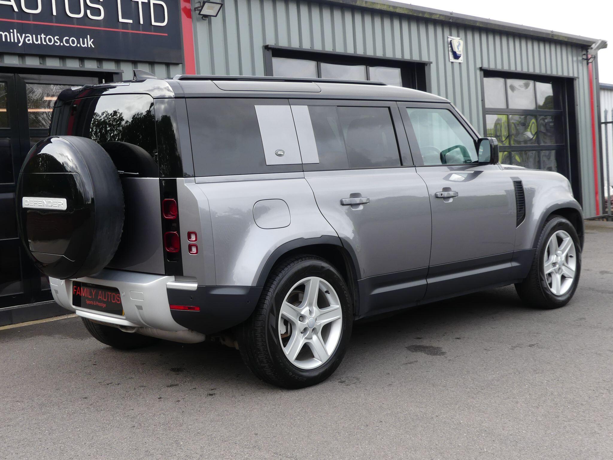 Land Rover Defender 110
