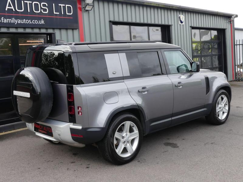 Land Rover Defender 110