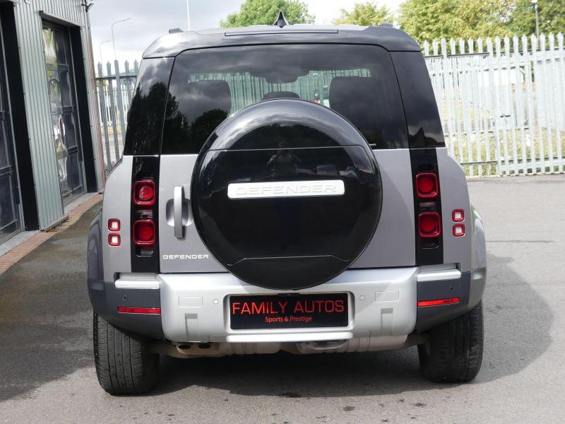 Land Rover Defender 110