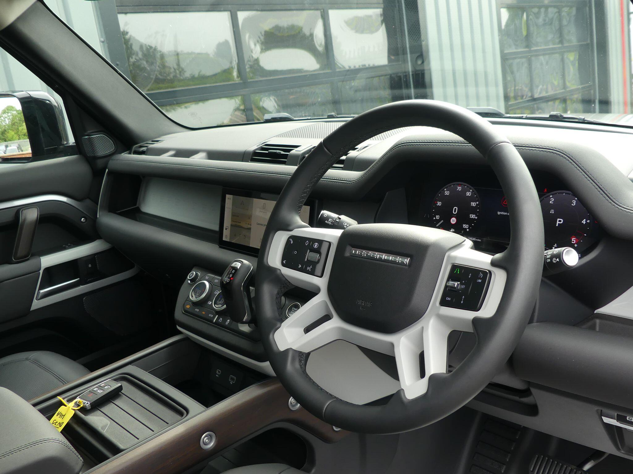 Land Rover Defender 110