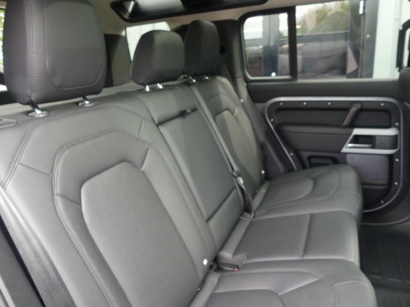 Land Rover Defender 110