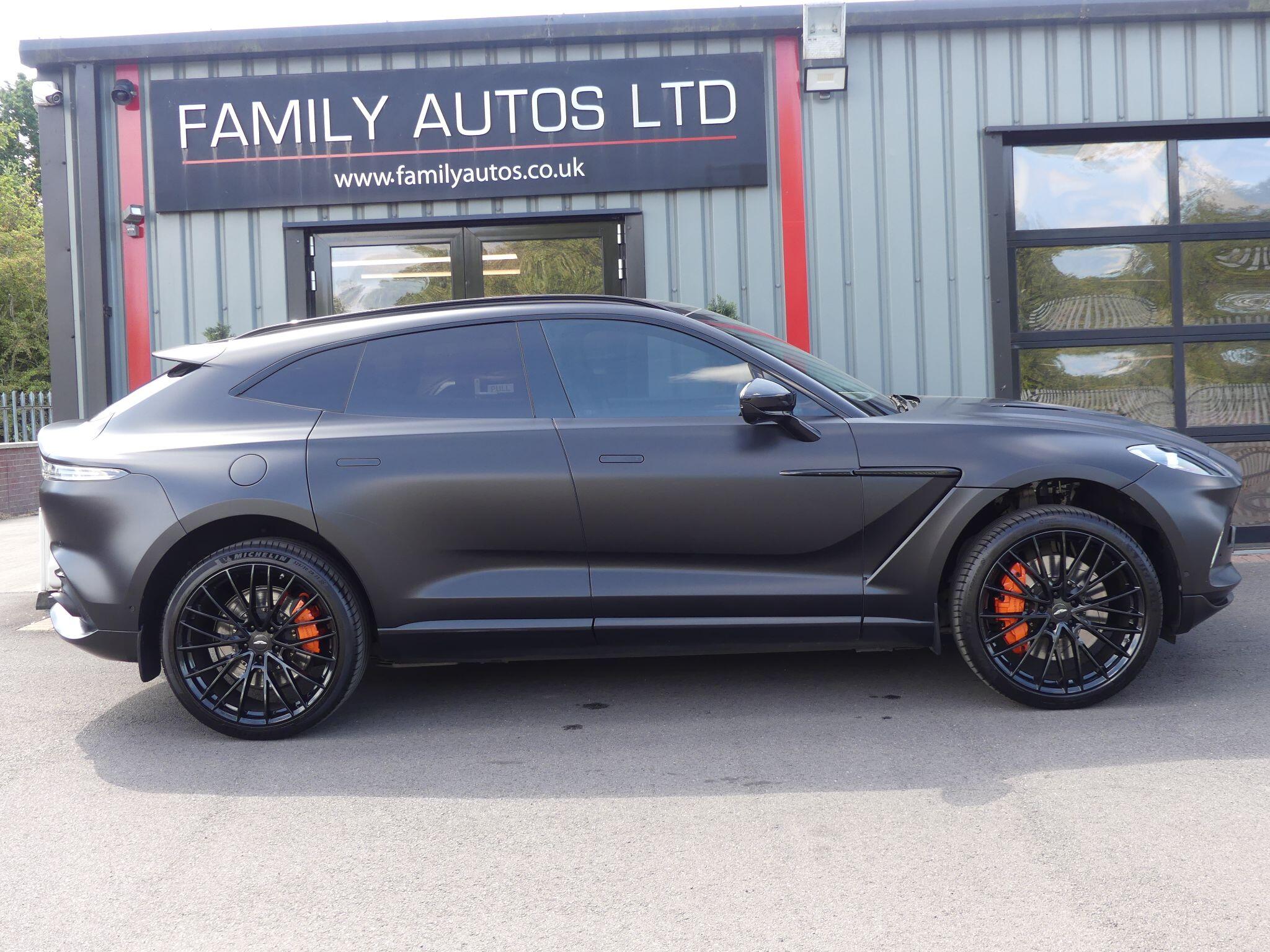 Aston Martin Dbx