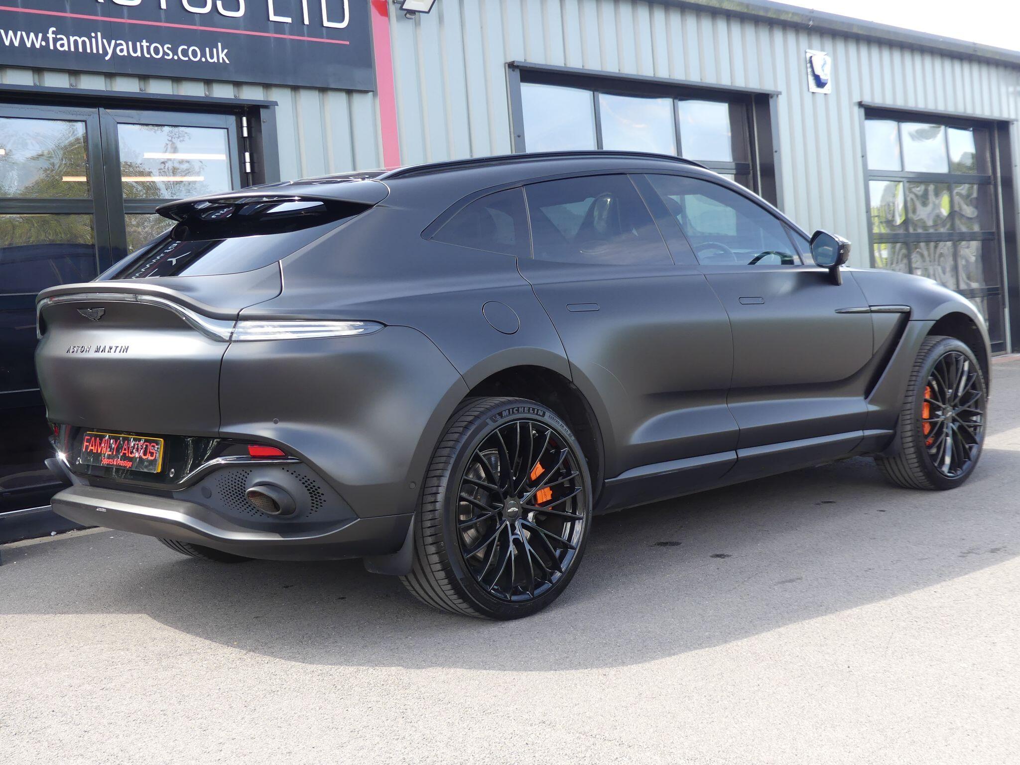 Aston Martin Dbx