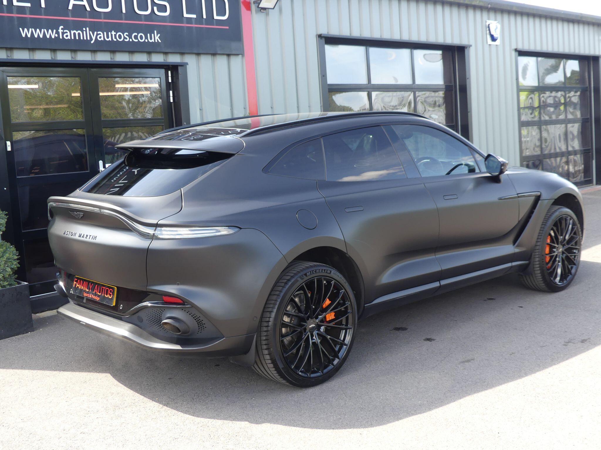 Aston Martin Dbx