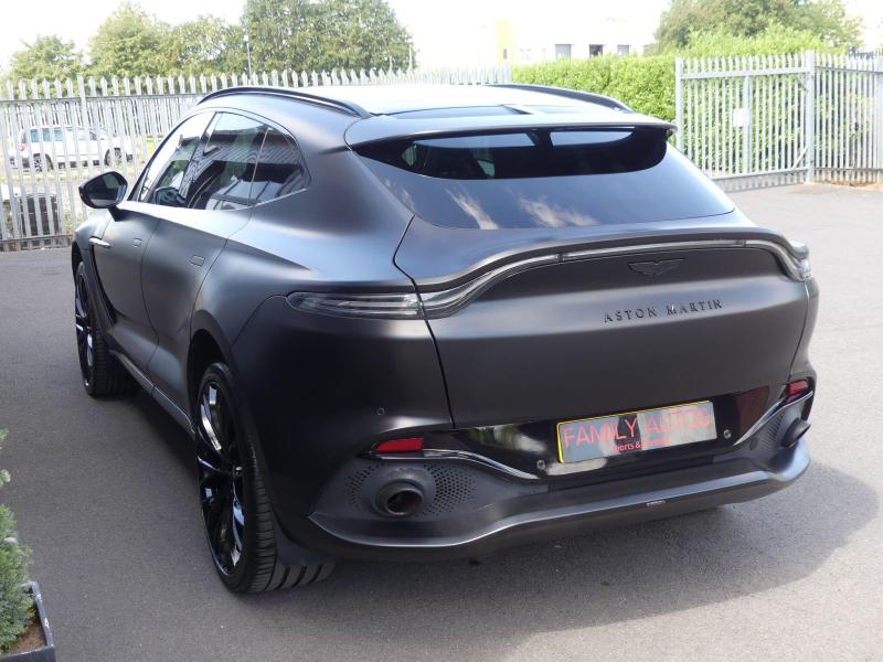 Aston Martin Dbx