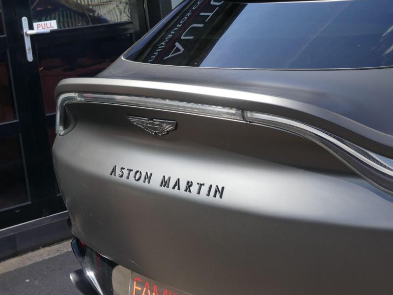 Aston Martin Dbx