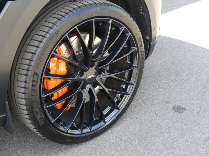 Aston Martin Dbx
