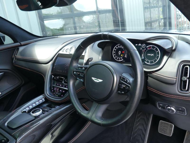 Aston Martin Dbx