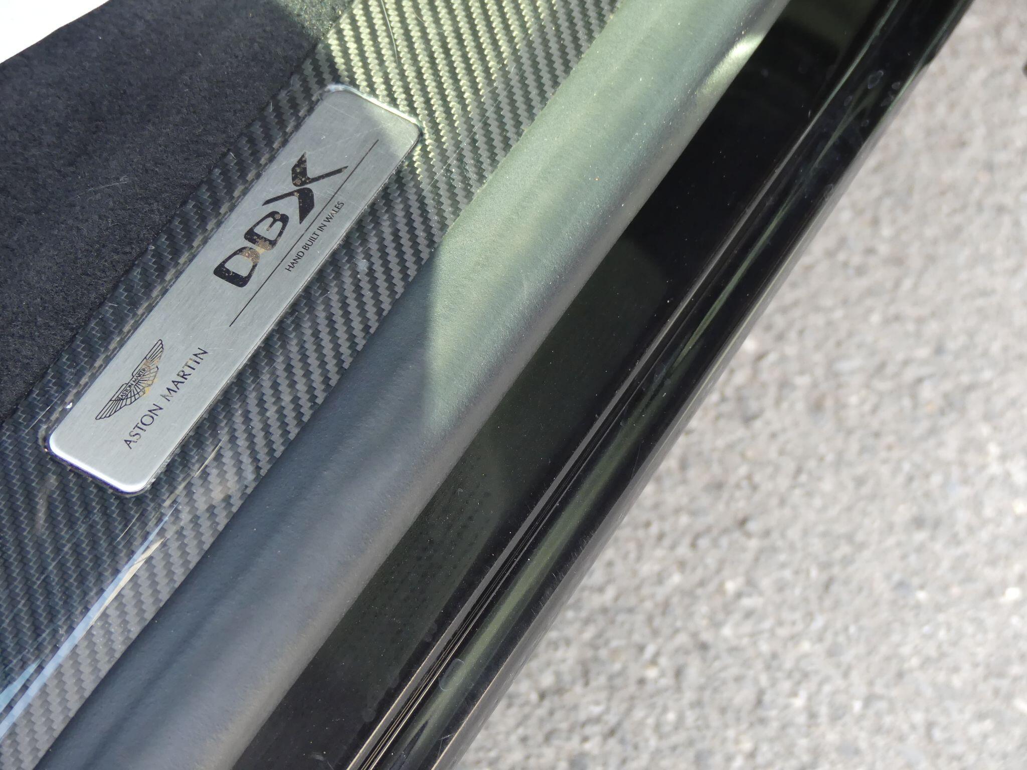 Aston Martin Dbx