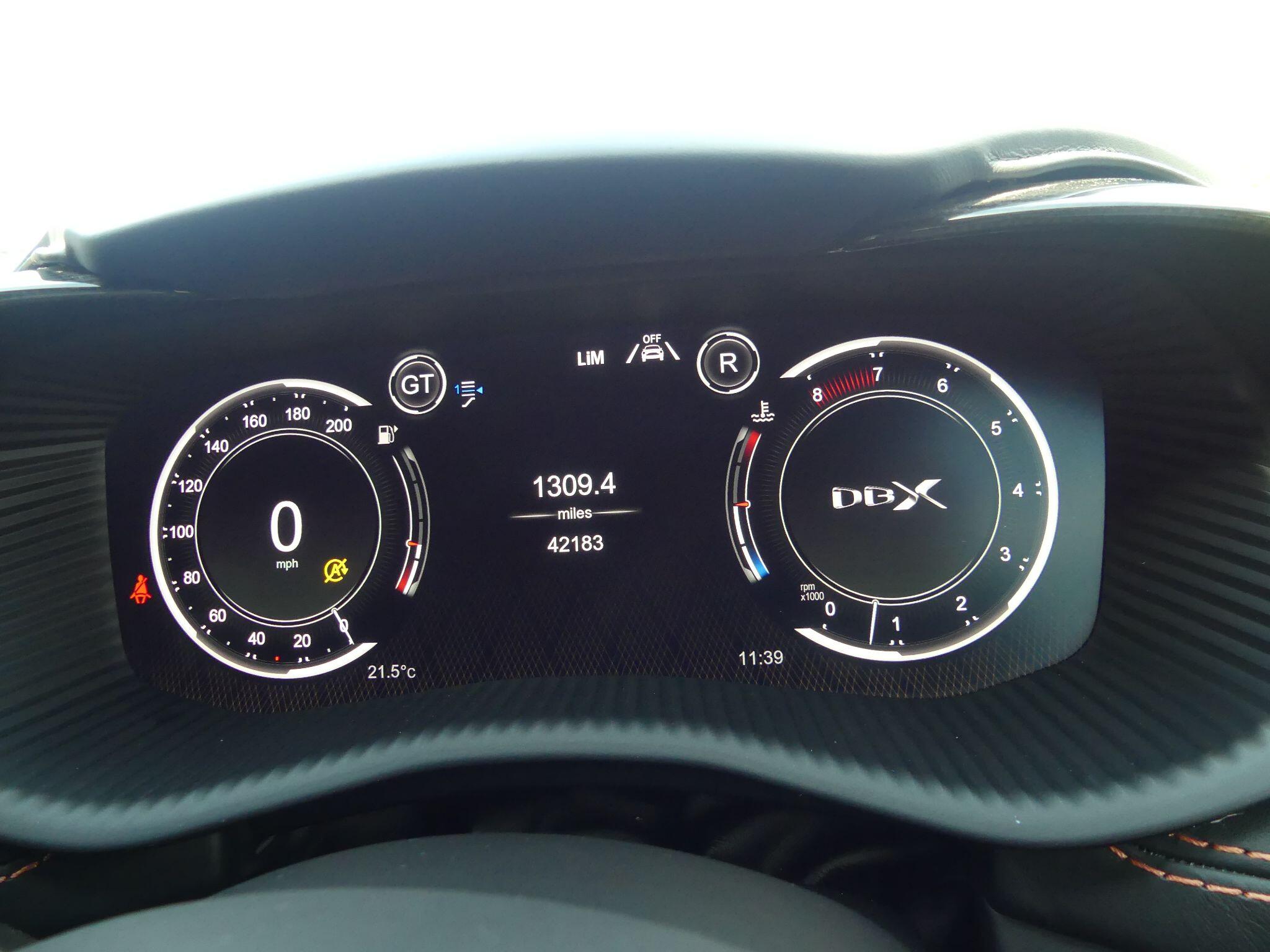 Aston Martin Dbx