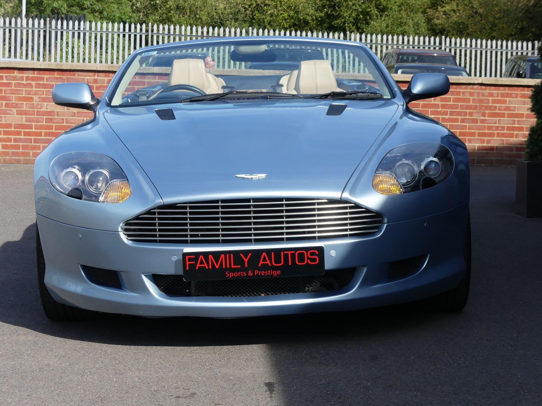 Aston Martin DB9