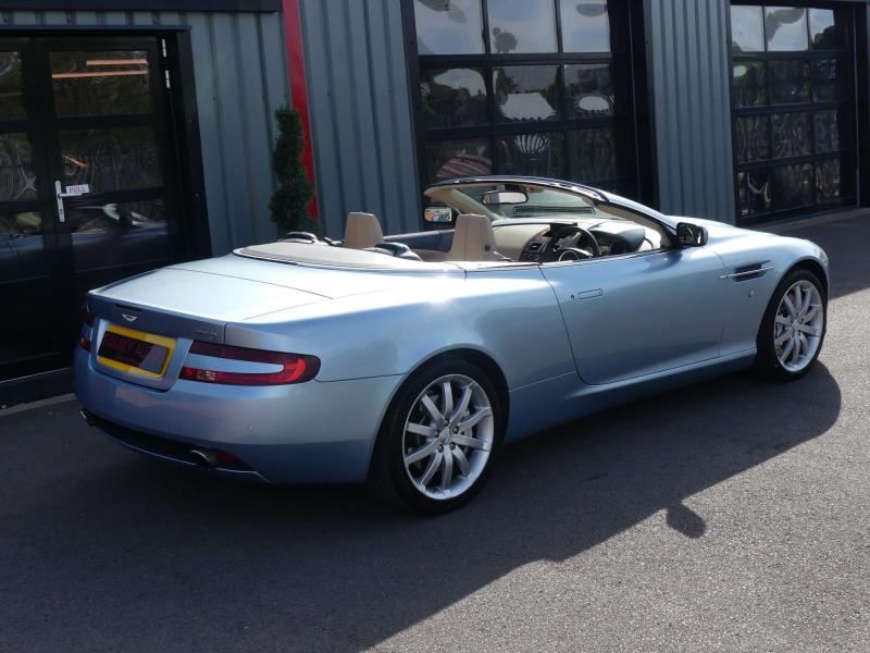 Aston Martin DB9