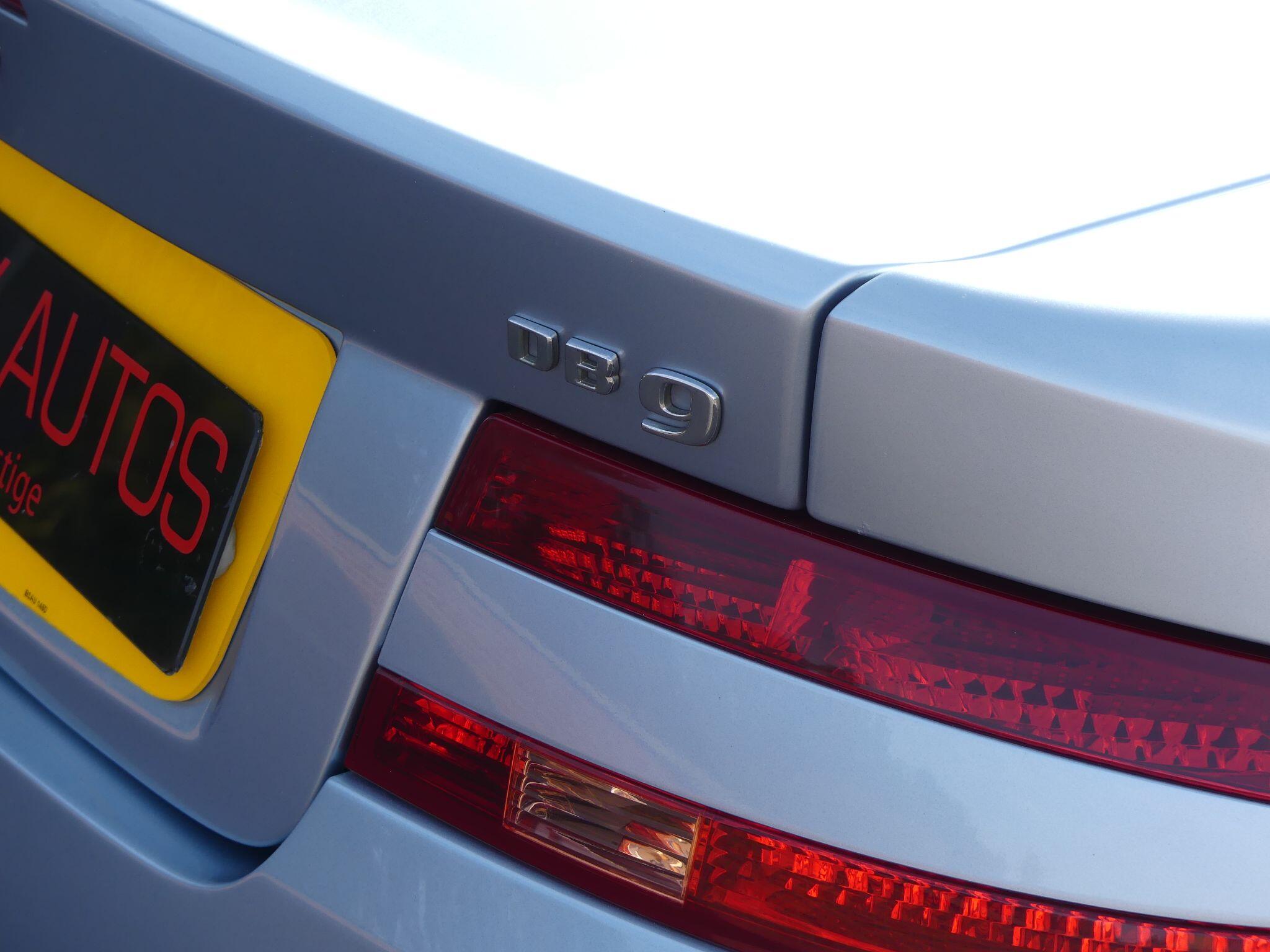 Aston Martin DB9