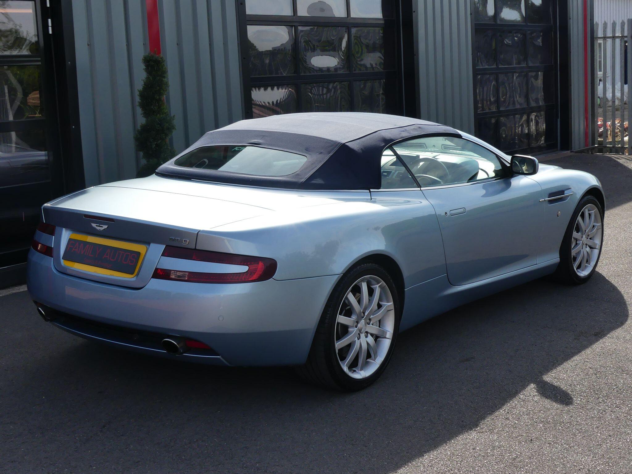 Aston Martin DB9