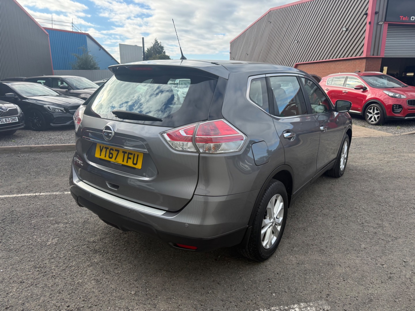 Nissan X-TRAIL