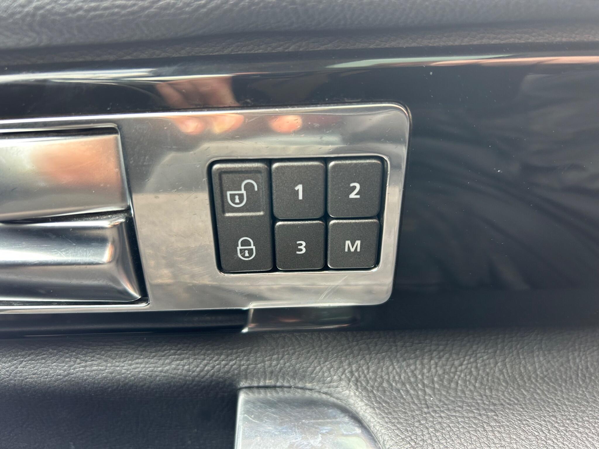 Land Rover Discovery 4